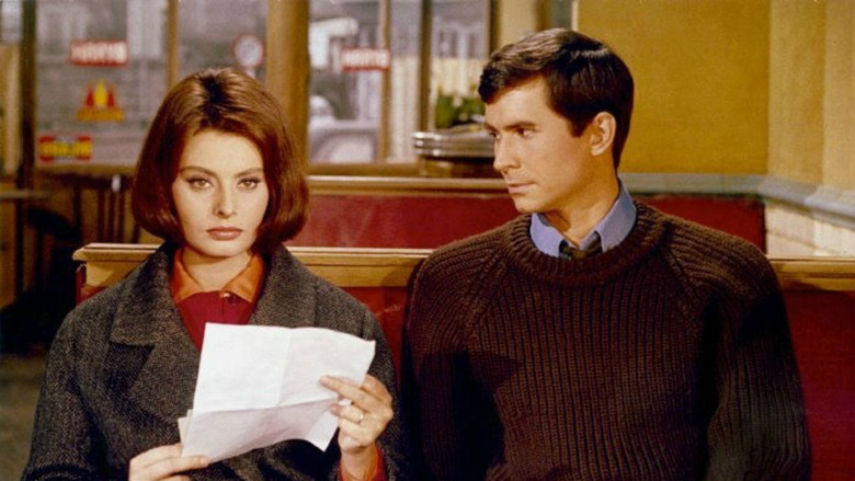 кадр из фильма Пять миль до полуночи