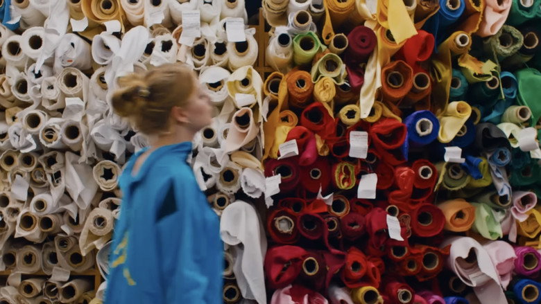 кадр из фильма Идиотка