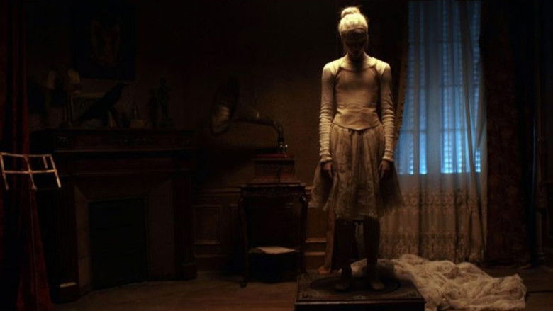 кадр из фильма Мертвенно-бледный