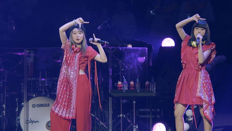 кадр из фильма Little Glee Monster Live in 武道館～はじまりのうた～