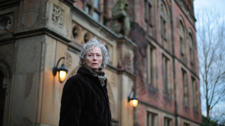 кадр из фильма Вечная дочь