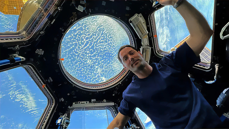 кадр из фильма Thomas Pesquet : Objectif France