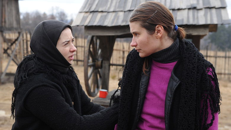 кадр из фильма За холмами