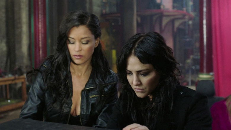 кадр из фильма Акулий торнадо 5: Глобальное роение