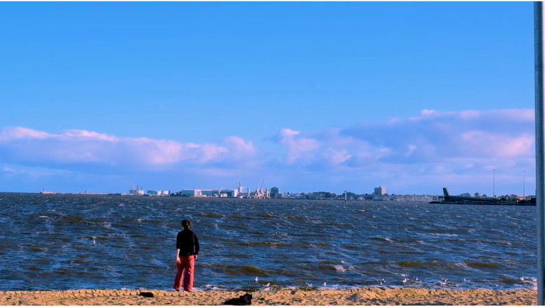 кадр из фильма DESOLATE