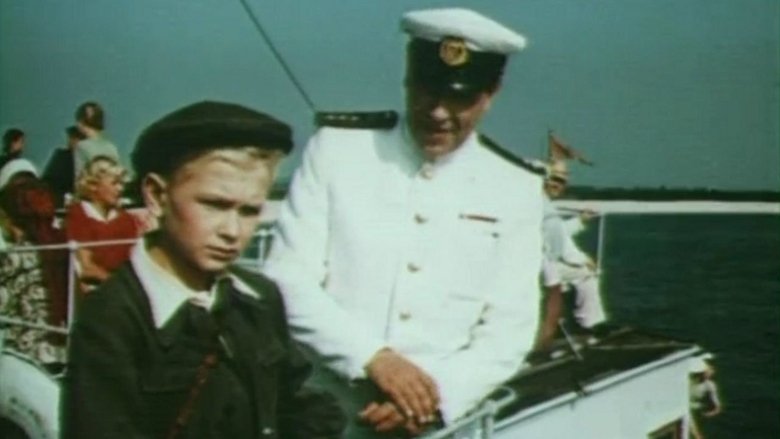 кадр из фильма Огни на реке