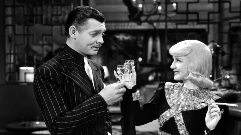 кадр из фильма Восторг идиота