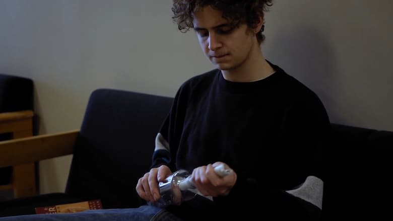 кадр из фильма The Bottle