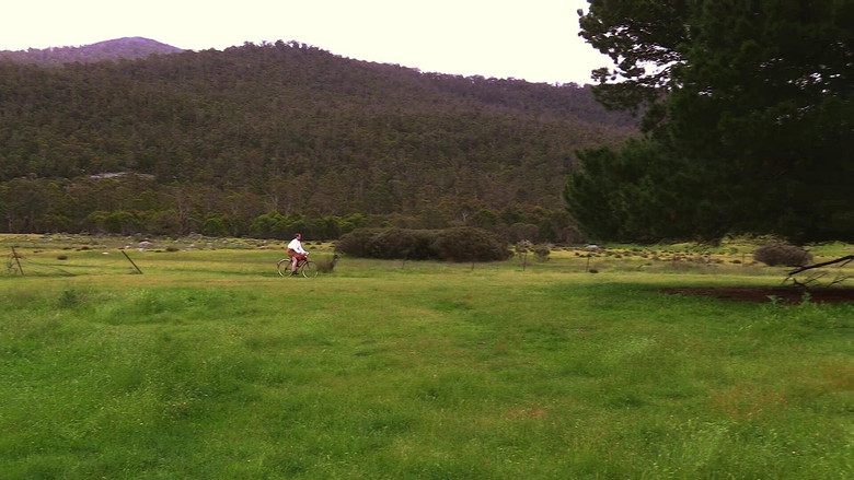 кадр из фильма The Little Spinster