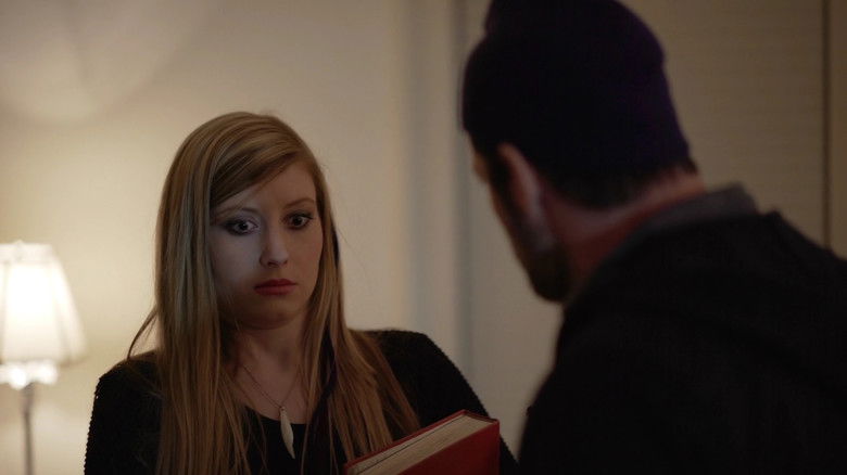 кадр из фильма Резня на кладбище