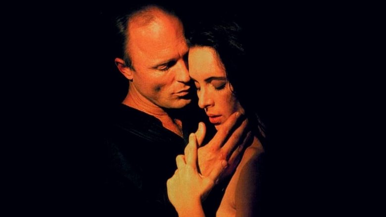 кадр из фильма Фарфоровая луна