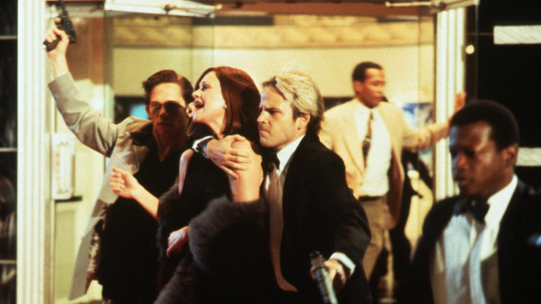 кадр из фильма Безумный Сесил Б.