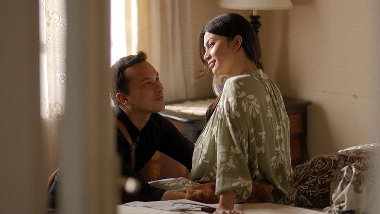 кадр из фильма Sayap Sayap Patah