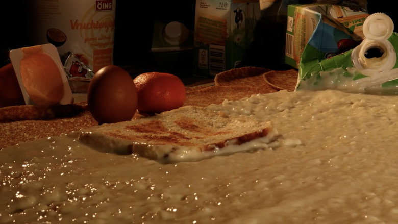 кадр из фильма 28 Eggs Later