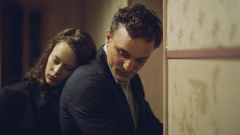 кадр из фильма Транзит