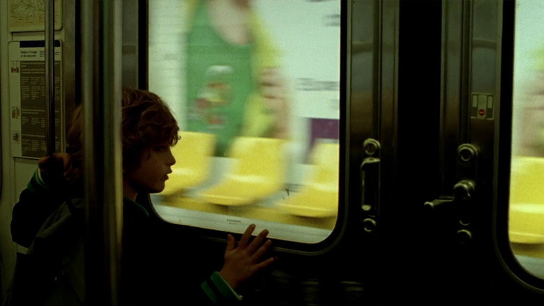 кадр из фильма Le Voyage du ballon rouge