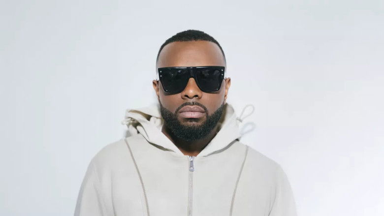 кадр из фильма Gims à Paris la Défense Arena : le concert événement