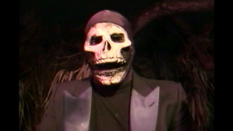 кадр из фильма Dark Night of the Soul