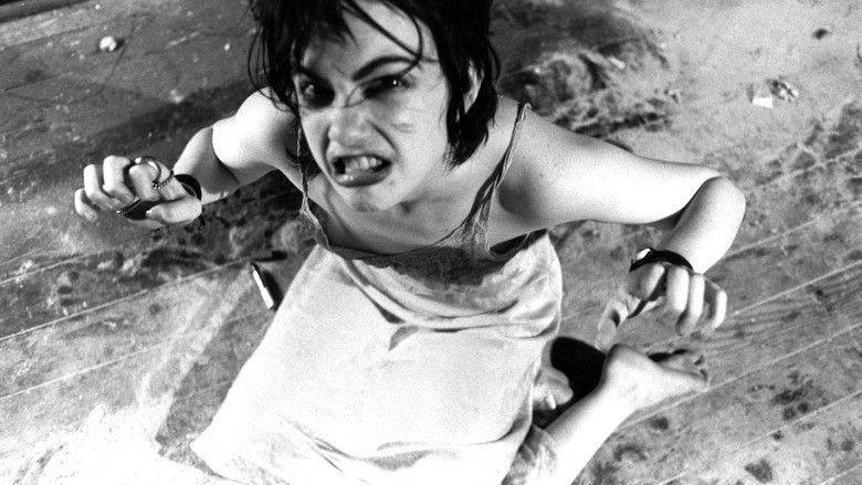 кадр из фильма Подчинись мне