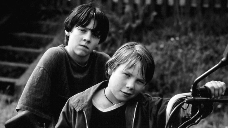 кадр из фильма Little Criminals