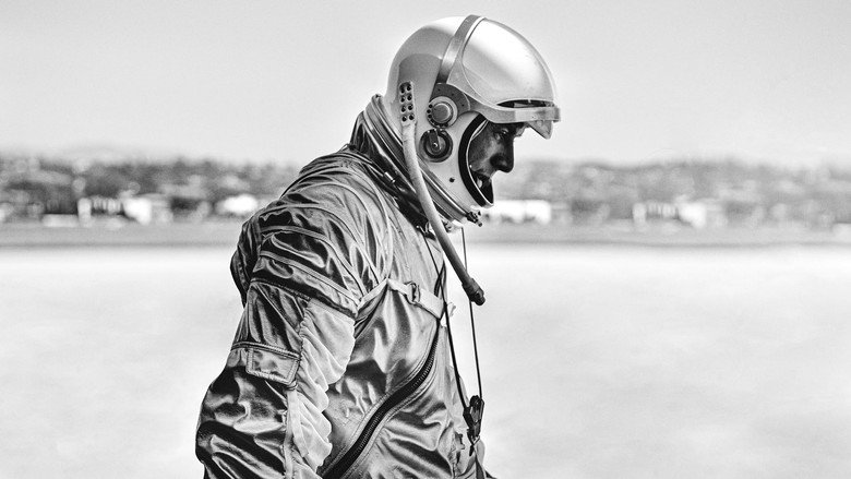 кадр из фильма Edge of Space