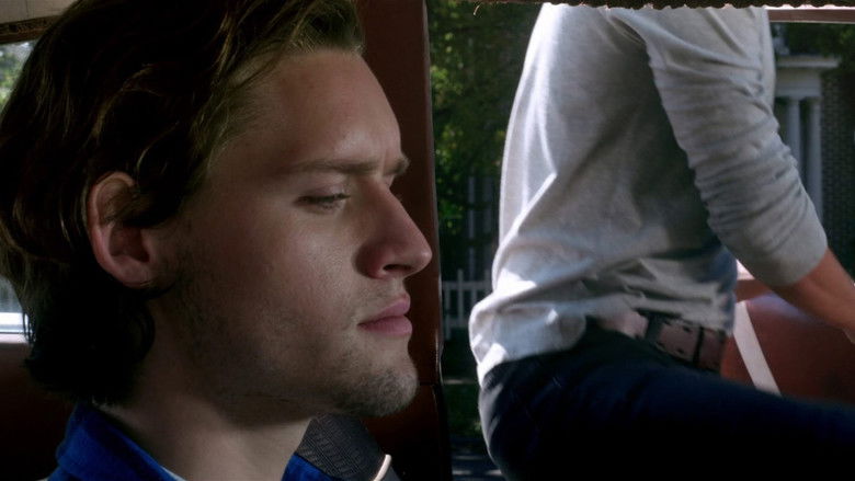 кадр из фильма Дом призраков