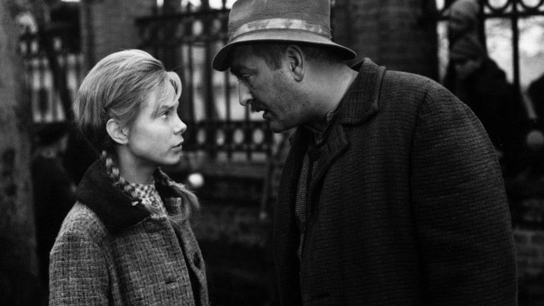 кадр из фильма Дороги борьбы