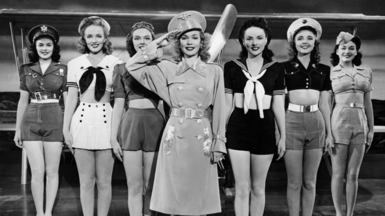 кадр из фильма You're in the Army Now