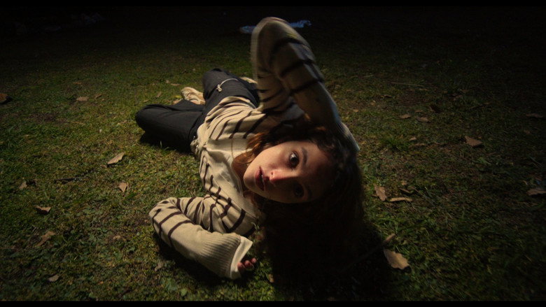 кадр из фильма Mejor afuera que adentro