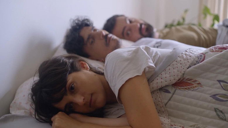 кадр из фильма Estás rara