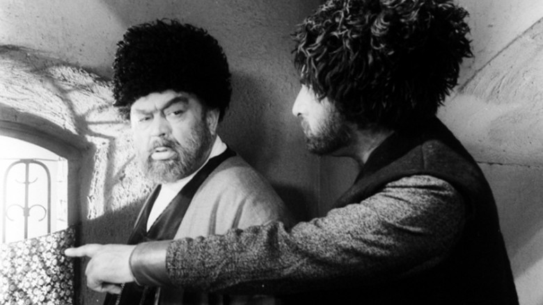 кадр из фильма Последний перевал