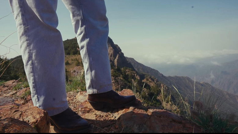 кадр из фильма أغسطس