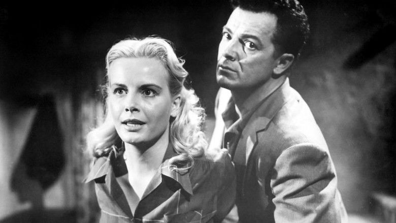 кадр из фильма Storm Fear