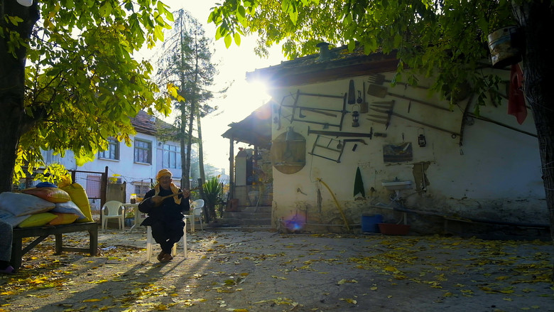 кадр из фильма Fatma'dan Sonra 40 Yıl