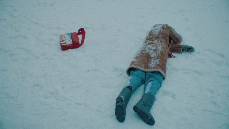 кадр из фильма Ти мене любиш?