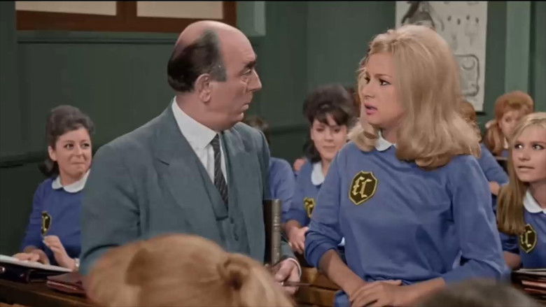 кадр из фильма Χτυποκάρδια στο Θρανίο