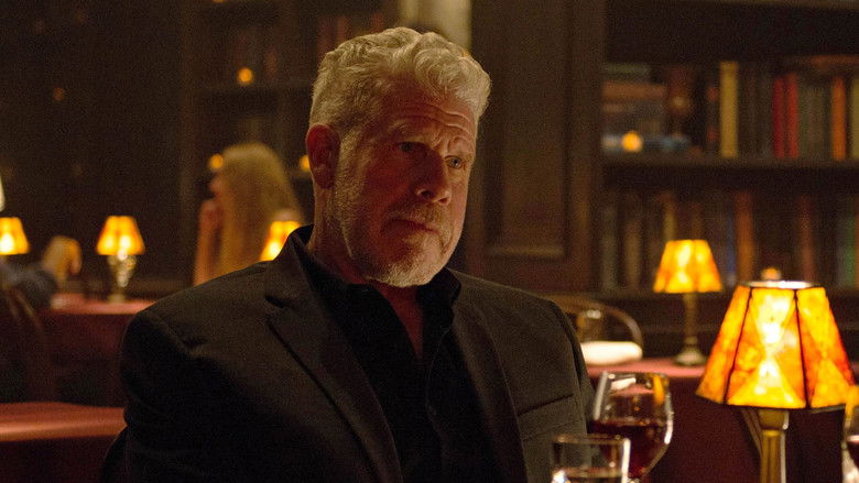 кадр из фильма Эшер