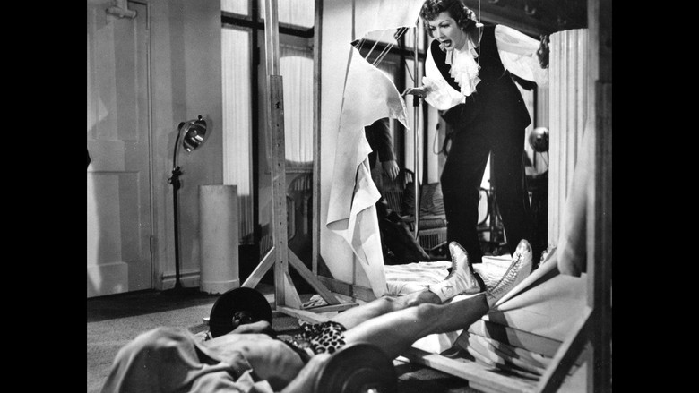 кадр из фильма Не время для любви