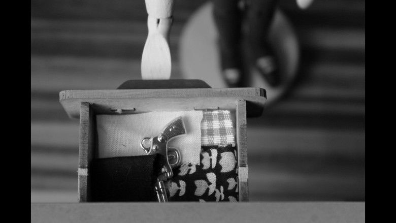 кадр из фильма Minha Casa Está Cheia de Estranhos