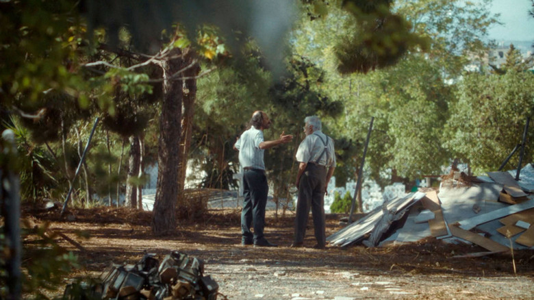 кадр из фильма Χοῦς εἶ καί εἰς χοῦν ἀπελεύσει