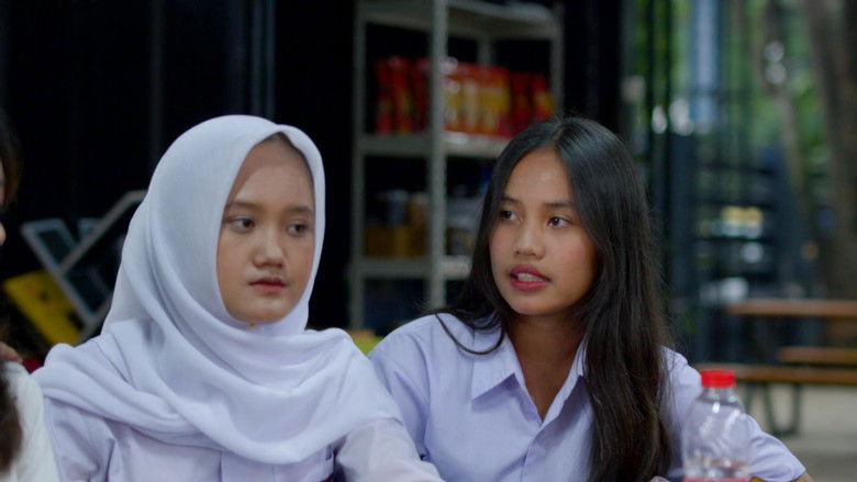 кадр из фильма Di Balik Matamu