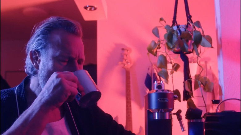 кадр из фильма The Listener