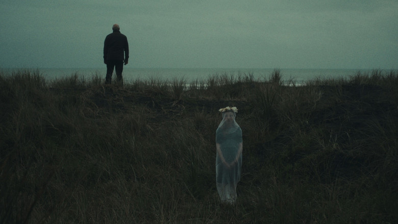 кадр из фильма The Shroud