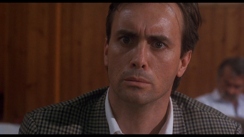 кадр из фильма Урод в замке