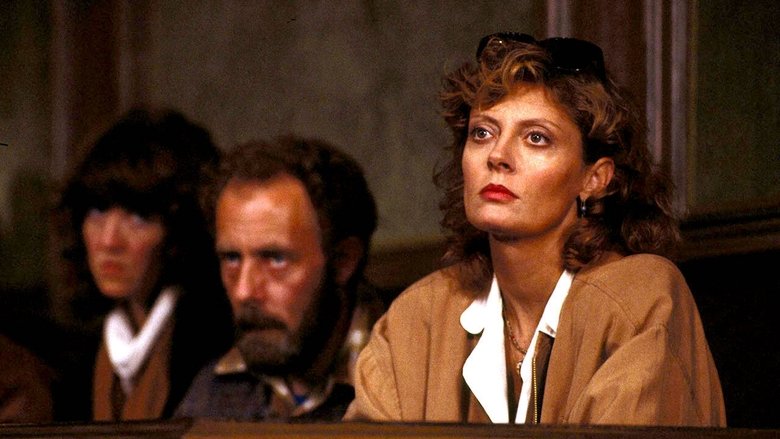 кадр из фильма Сухой белый сезон