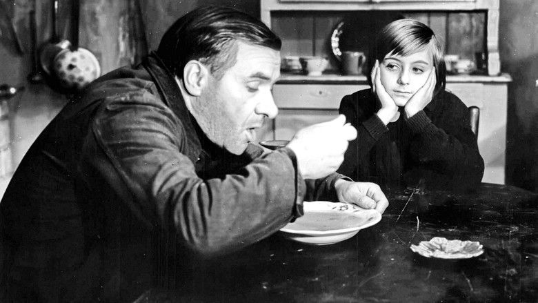 кадр из фильма Свидетельство о рождении