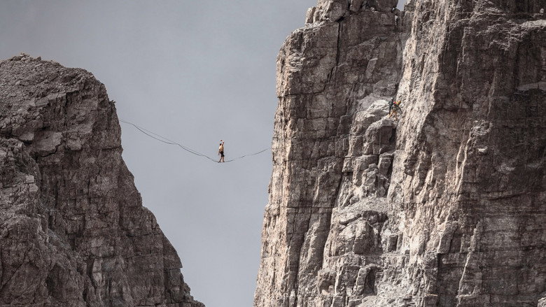 кадр из фильма High Above: Highlining on Tribulaun