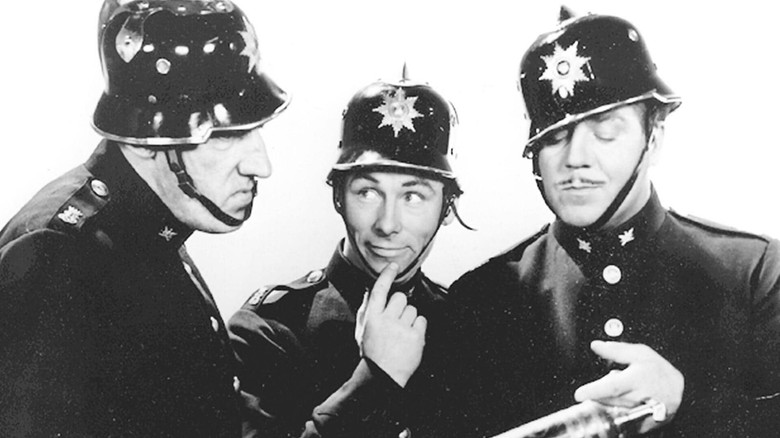 кадр из фильма Adolf i toppform