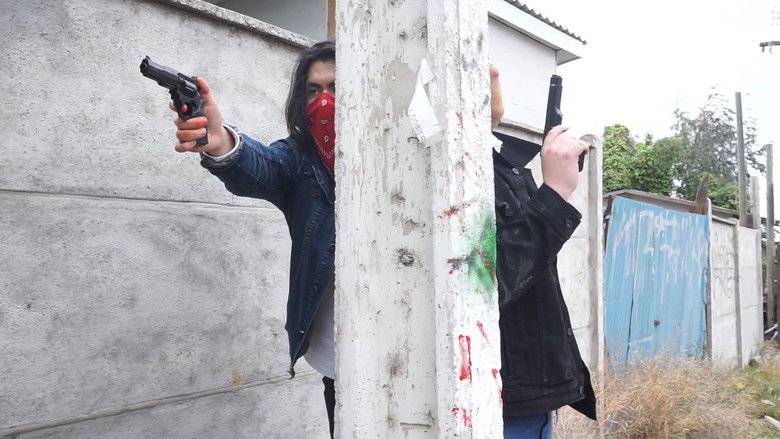 кадр из фильма Perros Bastardos