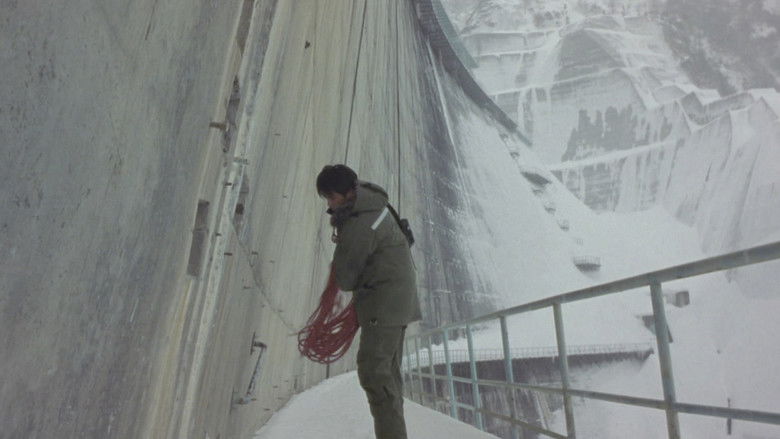 кадр из фильма ホワイトアウト